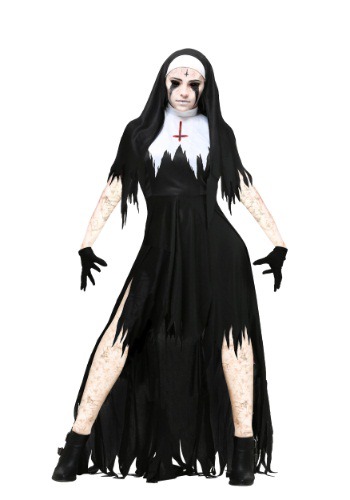 Plus Size Women&#39;s Dreadful Nun Costume